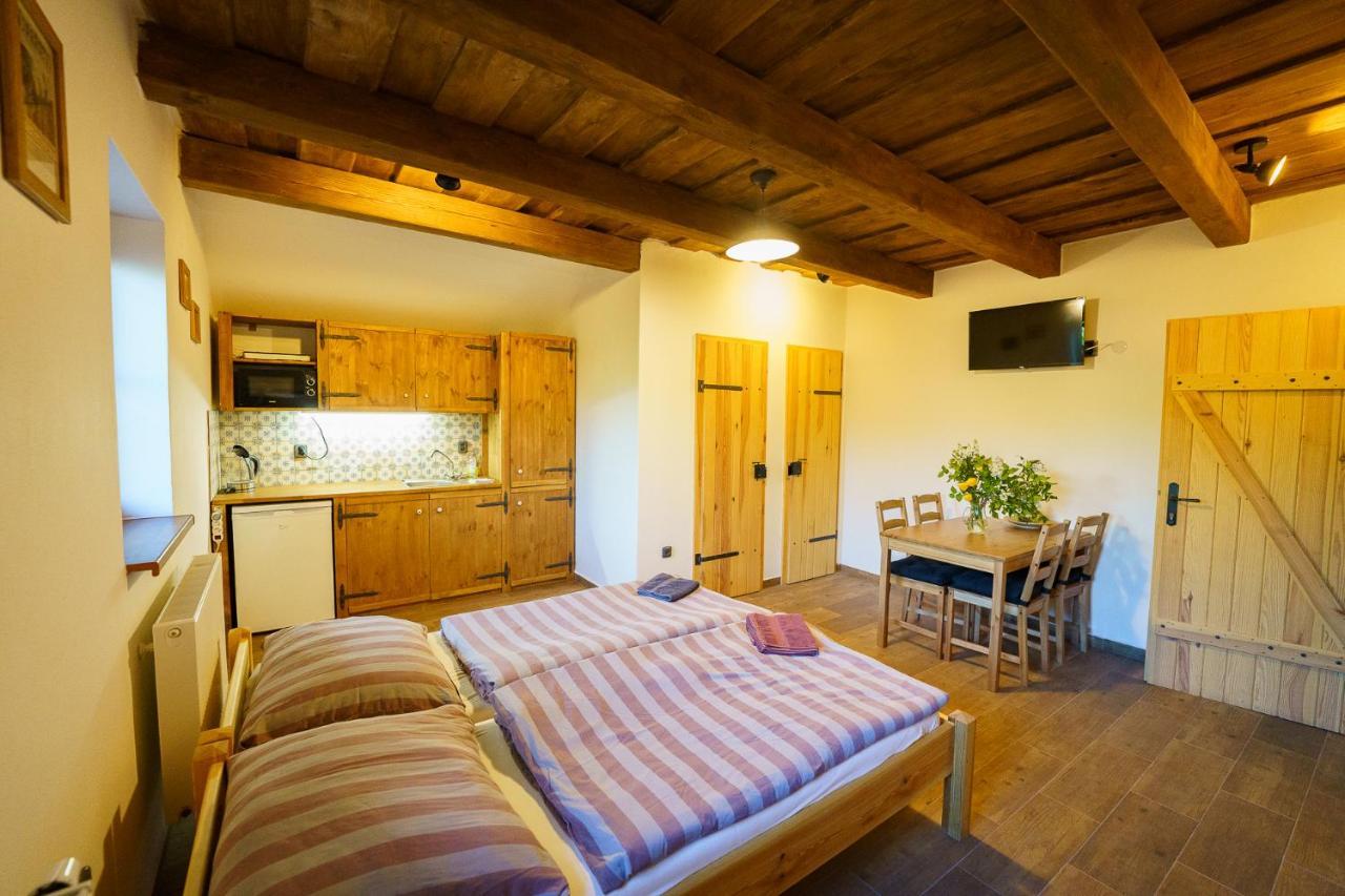 Apartmany Pausram Pouzdrany Екстериор снимка